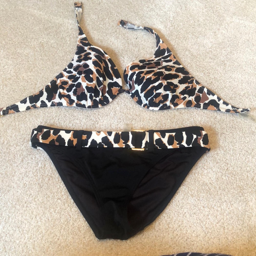 Victoria’s Secret Bikini Top 34DD Bottom M
